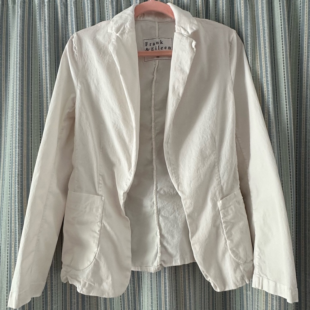 Frank & Eileen Dublin medium tailored blazer in white. - Picture 3 of 5